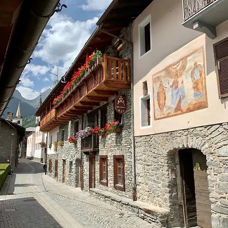 Trois Couronnes - Des Alpes Di Charme A Valle D'aosta 公寓