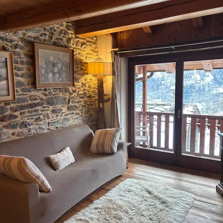 Trois Couronnes - Des Alpes Di Charme A Valle D'aosta